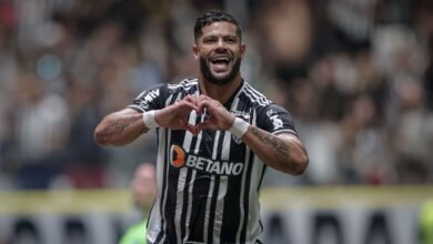 Hulk iguala Suarez como jogador com mais participacoes em gols