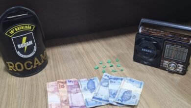 Homem e preso por trafico em Apucarana com pedras de crack escondidas dentro de um radio