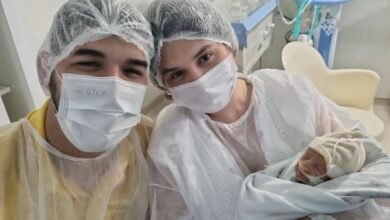 Mulher de Ze Vaqueiro reage a alta do filho cacula