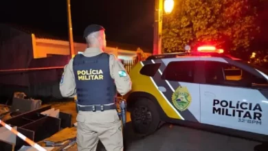 Mulher é Assassinada com Mais de 15 Tiros em Sarandi; Filho de 4 Anos é Encontrado Abraçado ao Corpo