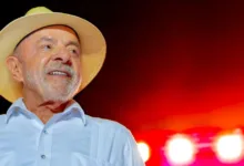 Pressionado por aliados, Lula cede, faz primeira live de campanha e usará formato selfie 7 Presidente Luiz Inácio Lula da Silva em evento oficial