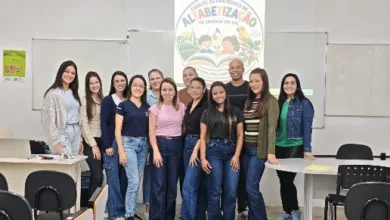 Jandaia do Sul estrutura política municipal de alfabetização com 65 profissionais 2 Alunos e professores em sala de aula na rede municipal