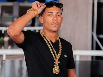 MC Poze do Rodo anuncia que será pai pela sétima vez e revela nome da bebê 1 MC Poze do Rodo durante transmissão ao vivo