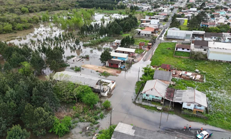Enchente em região urbana