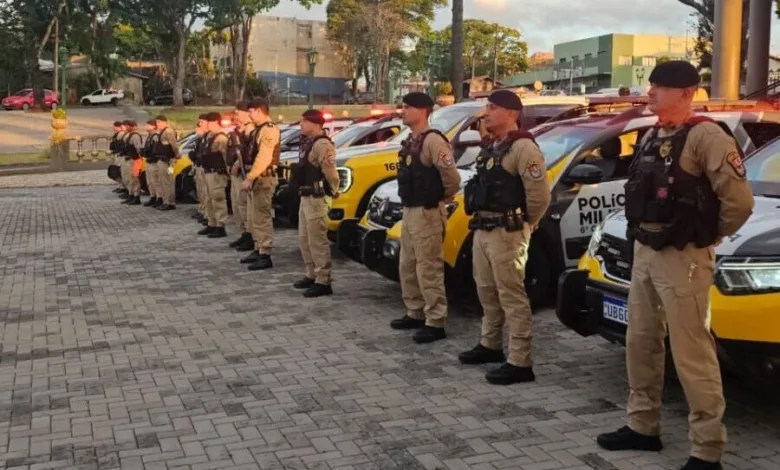 Viatura da Polícia Militar em operação de trânsito