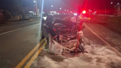 Acidente entre caminhão e Fiat Strada deixa motorista ferido na PR-082 em São João do Ivaí 25 Viaturas e trecho de rodovia estadual