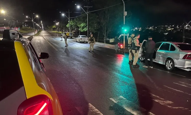 Viatura da Polícia Militar em operação de trânsito