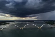 Chuva forte em área urbana