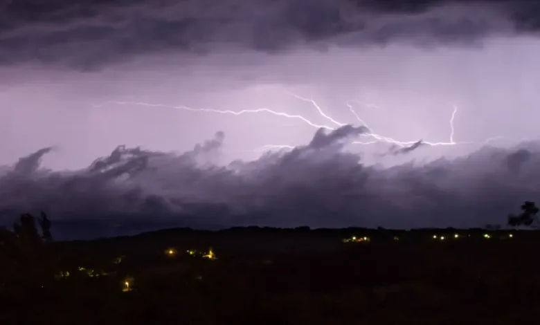 Temporal e nuvens carregadas no Paraná