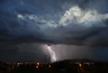 Tempestade com nuvens escuras no céu