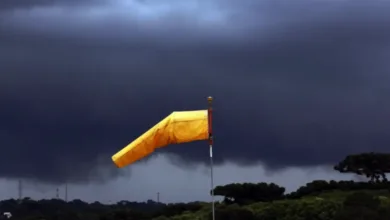 Paraná entra em alerta laranja de tempestade com ventos de até 100 km/h e granizo 1 Céu nublado e chuvoso no Paraná