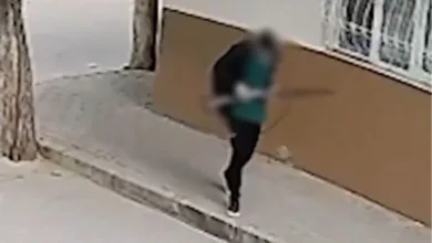Região isolada pela polícia após ataque a tiros em frente a escola na Turquia