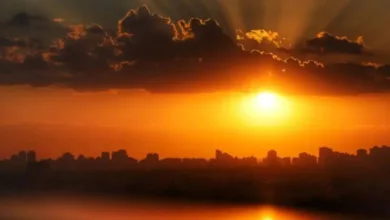 Paisagem de Curitiba sob tempo instável antes da chegada do calor