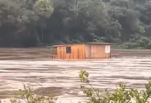 Rio Grande do Sul tem alerta para colapso de barragem e inicia evacuação 6 Vista aérea de área afetada por chuvas e enchentes no Rio Grande do Sul