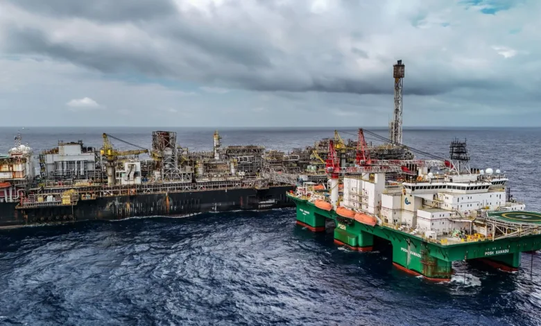 Plataforma e instalações da Petrobras