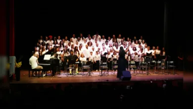 Apresentação musical no palco do Cine Teatro Fênix