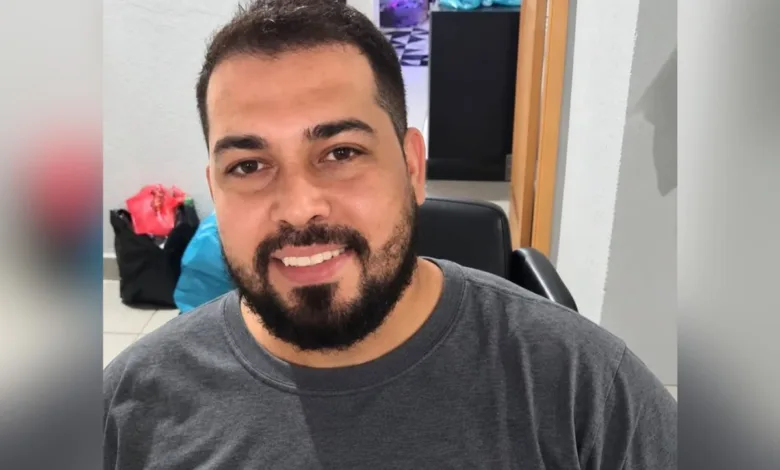 Motocicleta e local de acidente de trânsito em Maringá