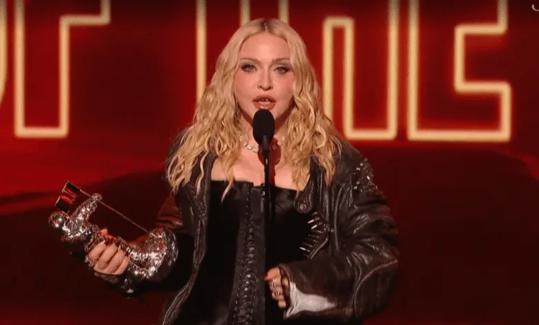Madonna no palco do VMA