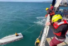 Embarcação em mar aberto