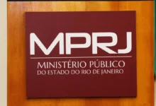 Ministério Público denuncia oito pessoas por lavagem de dinheiro com uso de bets 6 Fachada de prédio genérico de justiça ou operação policial