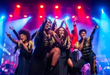 Orquestra apresenta espetáculo gratuito em homenagem a Michael Jackson em Curitiba 43 Integrantes da Orquestra Filarmônica Moderna Brasileira em apresentação