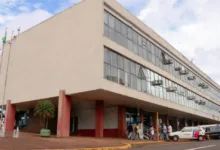 Prefeitura de Apucarana convida população para audiências públicas de prestação de contas 4 Fachada ou auditório da Prefeitura de Apucarana