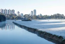 Paisagem durante a mudança de estação climática