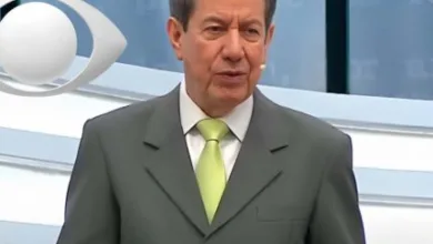 Venda de horários na TV brasileira compromete programação e grade 3 Aparelho de televisão ligado