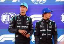 George Russell pilotando pela Mercedes no Circuito de Baku