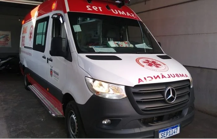 Viatura do SAMU e atendimento de urgência