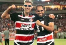 Santa Cruz está perto do acesso à Série B após dez anos 6 Jogadores do Santa Cruz em partida oficial
