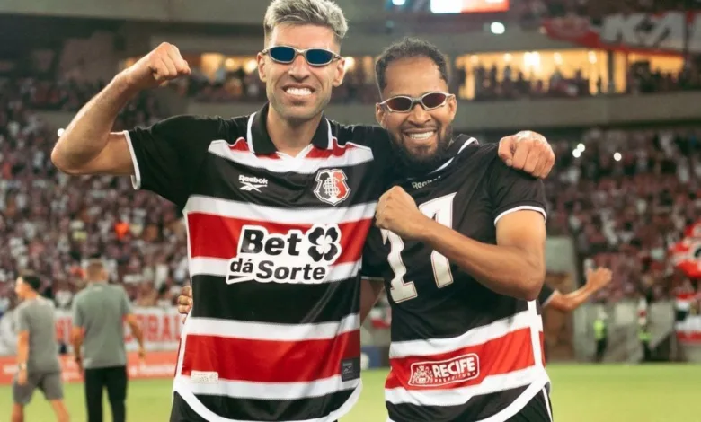 Jogadores do Santa Cruz em partida oficial