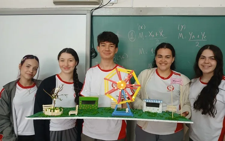Alunos do Colégio São Marcos aprofundam estudos sobre energia e correntes elétricas 1 Alunos em sala de aula do Colégio São Marcos