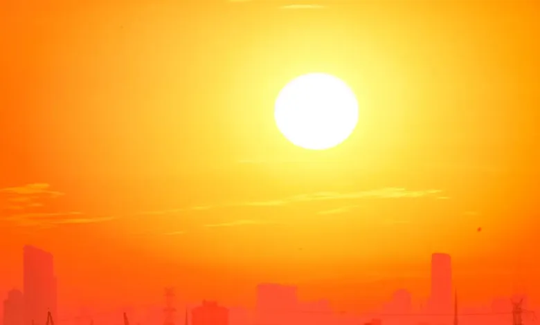Paisagem seca representando calor extremo