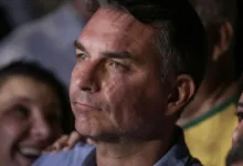 Em sabatina, Flávio Bolsonaro não explica propostas e faz acusações 6 Candidato à presidência Flávio Bolsonaro durante sabatina