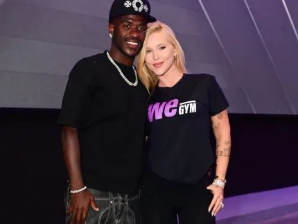 Virginia Fonseca e Vini Jr em evento público