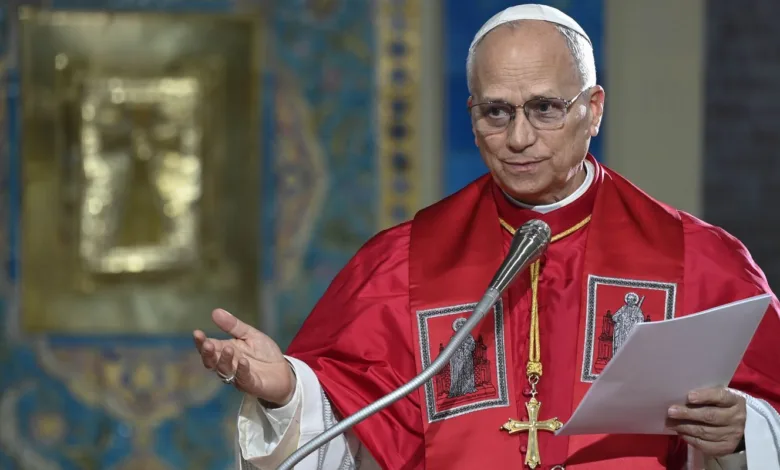 Papa Leão XIV fará cirurgia para retirar nódulo no pulmão 1 Papa Leão XIV durante celebração