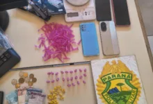 Três homens são presos por tráfico de drogas em Apucarana 6 Viatura e policiais em operação de segurança