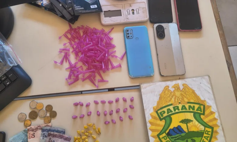 Viatura e policiais em operação de segurança