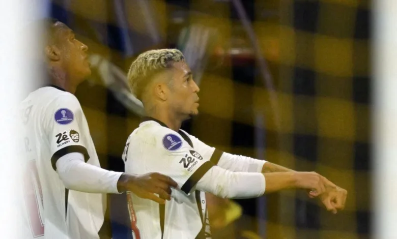 Jogadores do Vasco em campo durante partida
