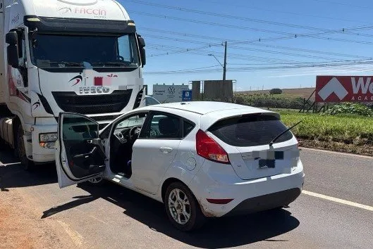 Viatura da Polícia Rodoviária Federal em rodovia
