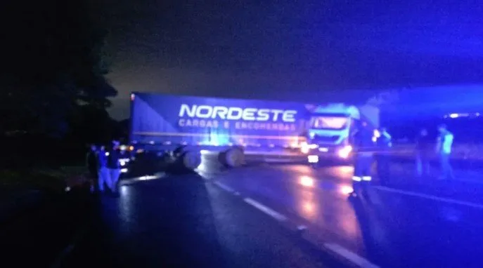 Violação de trânsito e atendimento da PRF em rodovia