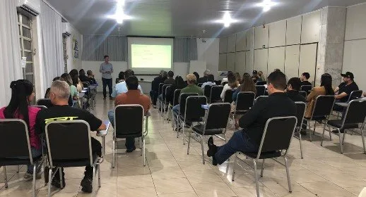 Auditório da ACEJAN em Jandaia do Sul durante workshop