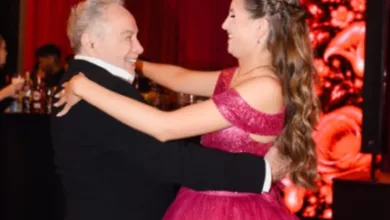 Stênio Garcia dança valsa de 15 anos aos 95 anos e vira príncipe da debutante 2 Stênio Garcia sorrindo