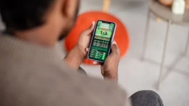 Sites e aplicativos de bets saem do ar nesta terça-feira após MP do governo 51 Tela de celular exibindo aplicativo de apostas