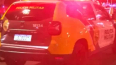 Viatura da Polícia Militar em atendimento de ocorrência