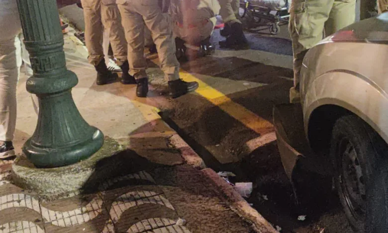 Viatura da Polícia Militar em atendimento de ocorrência