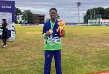 Atleta de Apucarana conquista título brasileiro nos Jogos da Juventude 6 Atleta de Apucarana comemora medalha de ouro