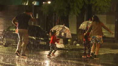 Temporal e ventos fortes em área urbana