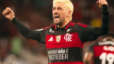 Jogadores do Flamengo comemoram em campo